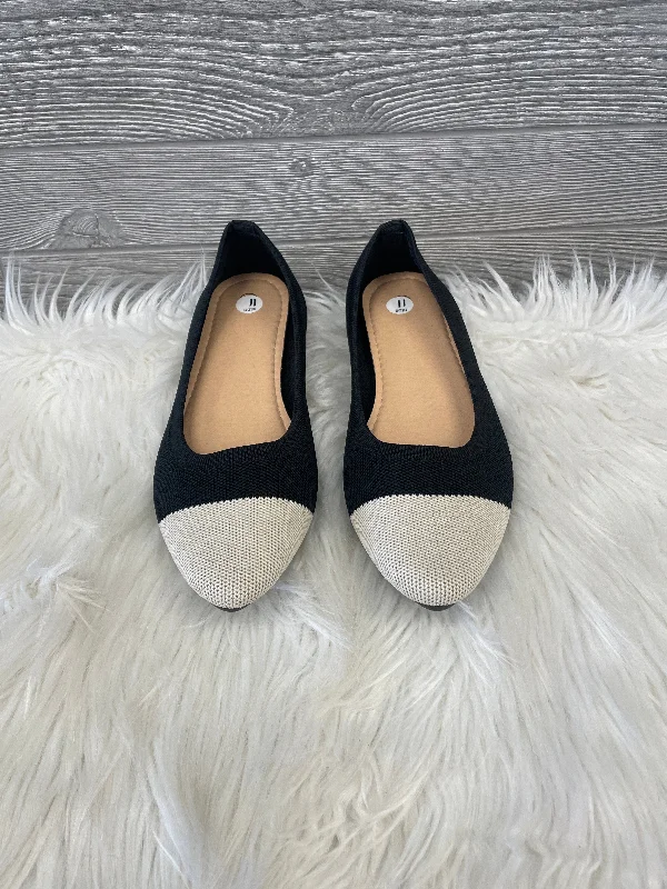 flats near local markets-Shoes Flats By Clothes Mentor In Black, Size: 11