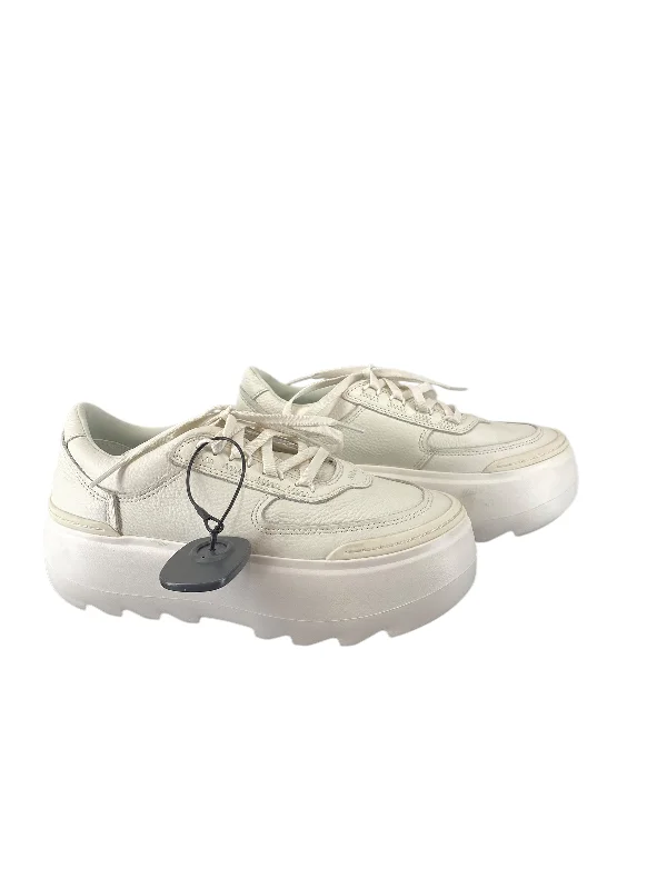 Athletic shoes for casual treks-Shoes Sneakers Platform By Ugg In White, Size: 7.5