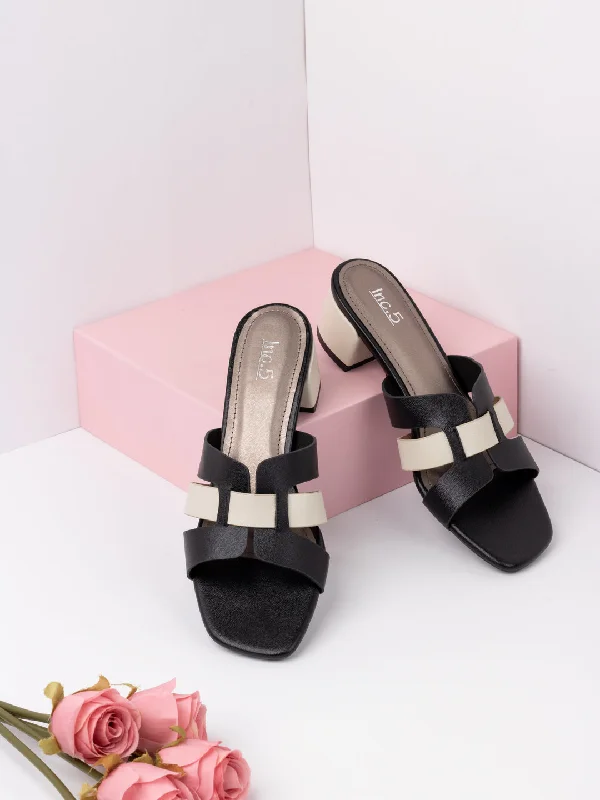 Sandals with stylish edge-Womens Black Solid Round Toe Party Wear Block Heels Sandals