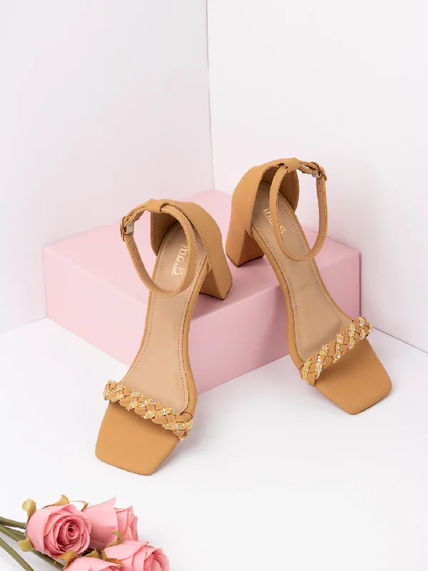 Sandals for casual twist-Womens Beige Solid Square Toe Party Wear Block Heels Sandals