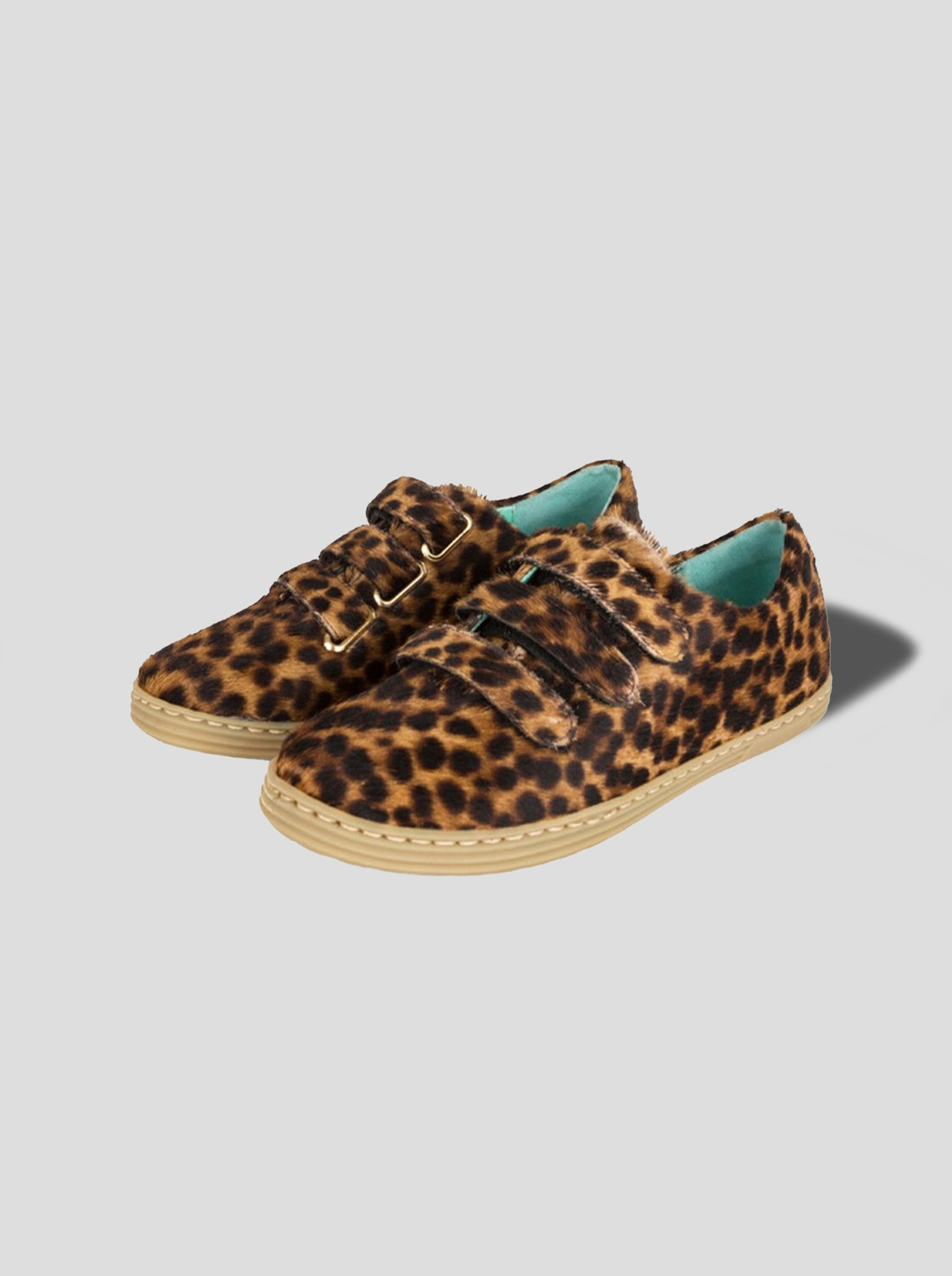 Athletic shoes for sandy hikes-Sneakers in leopard printed leather