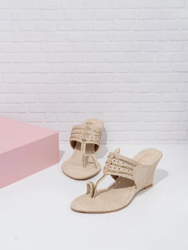 Sandals with heel support-Womens Cream Solid Square Toe Party Wear Wedge Heel Sandals