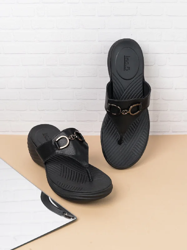 Sandals for summer strolls-Womens Black Casual Solid T-Strap Sandals