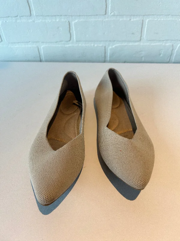 luxury flats with gym-Shoes Flats By Old Navy In Tan, Size: 6.5