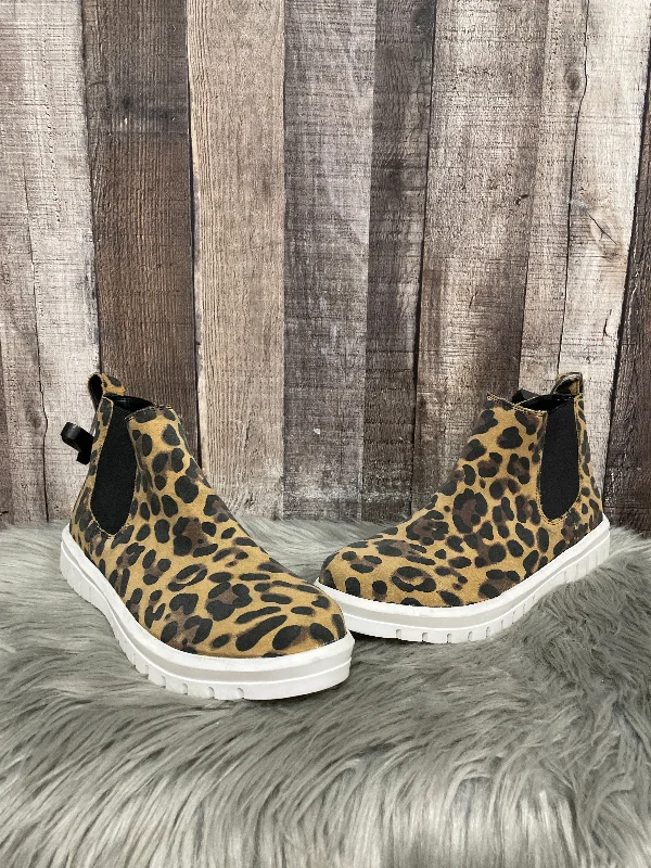 Athletic shoes with soft soles-Shoes Sneakers By Blondo In Animal Print, Size: 9.5