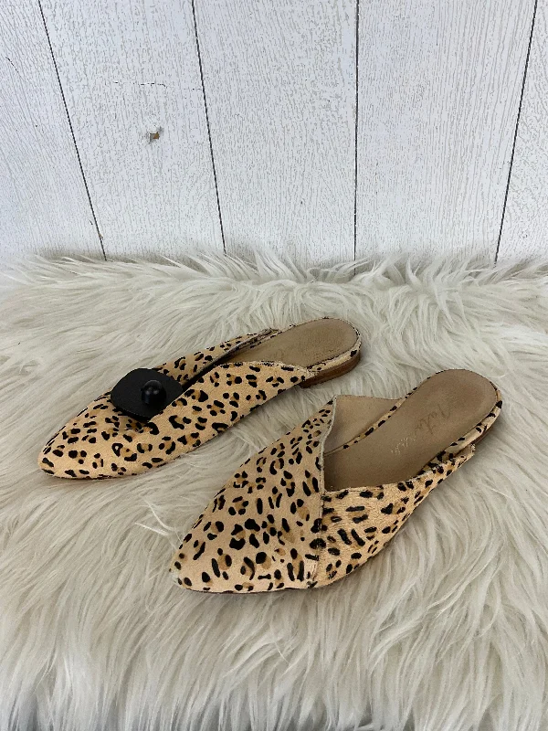 flats with trendy decor-Shoes Flats By Matisse In Animal Print, Size: 7