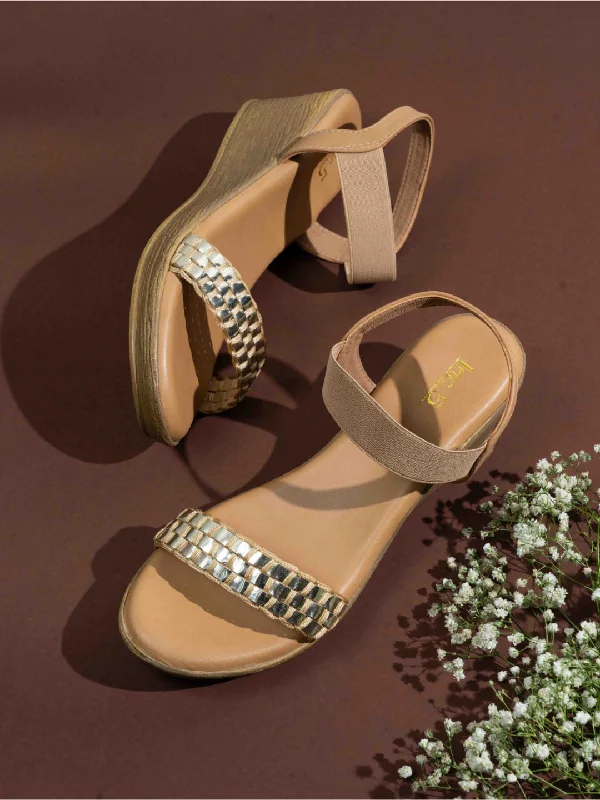 Sandals for summer design-Womens Beige Party Wear Solid Round Toe Wedges Heel Sandals