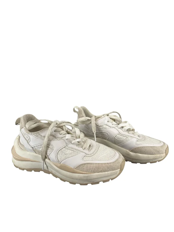 Athletic shoes with light uppers-Shoes Sneakers By Jennifer Lopez In White, Size: 7