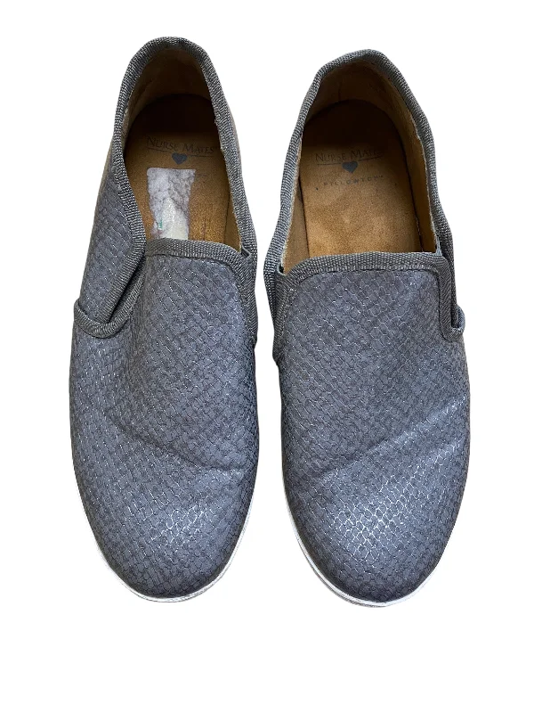 how to style flats-Shoes Flats By Clothes Mentor In Grey, Size: 8.5