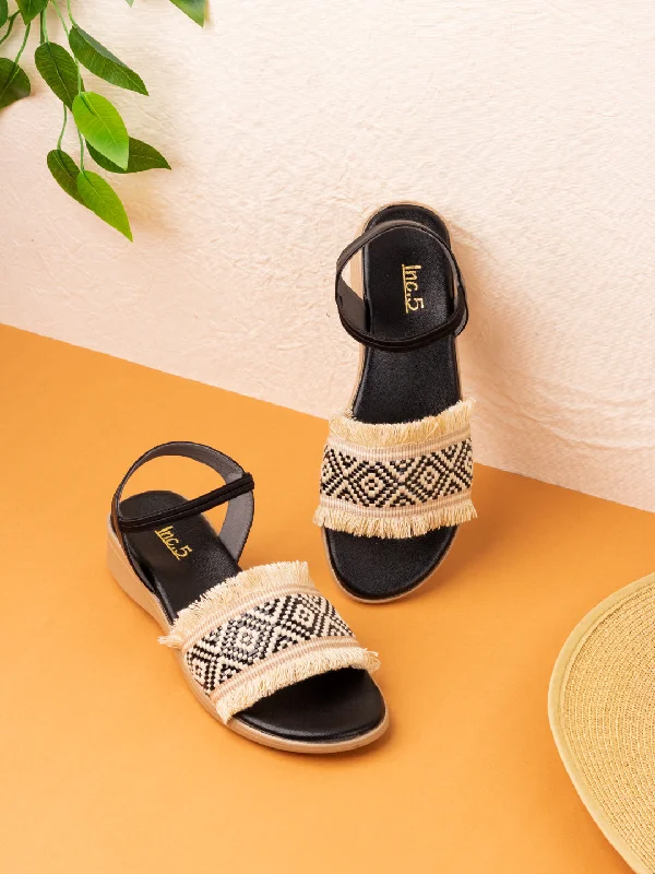 Sandals for outdoor breeze-Womens Black Printed Round Toe Party Wear Wedge Heels Sandals