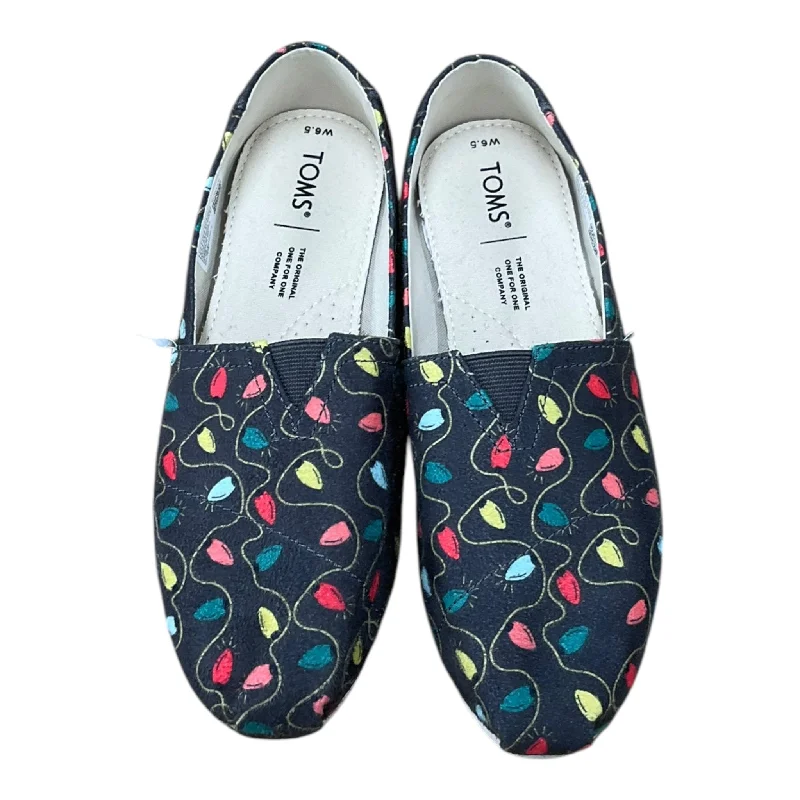 Athletic shoes with bold styling-Shoes Sneakers By Toms In Christmas, Size: 6.5