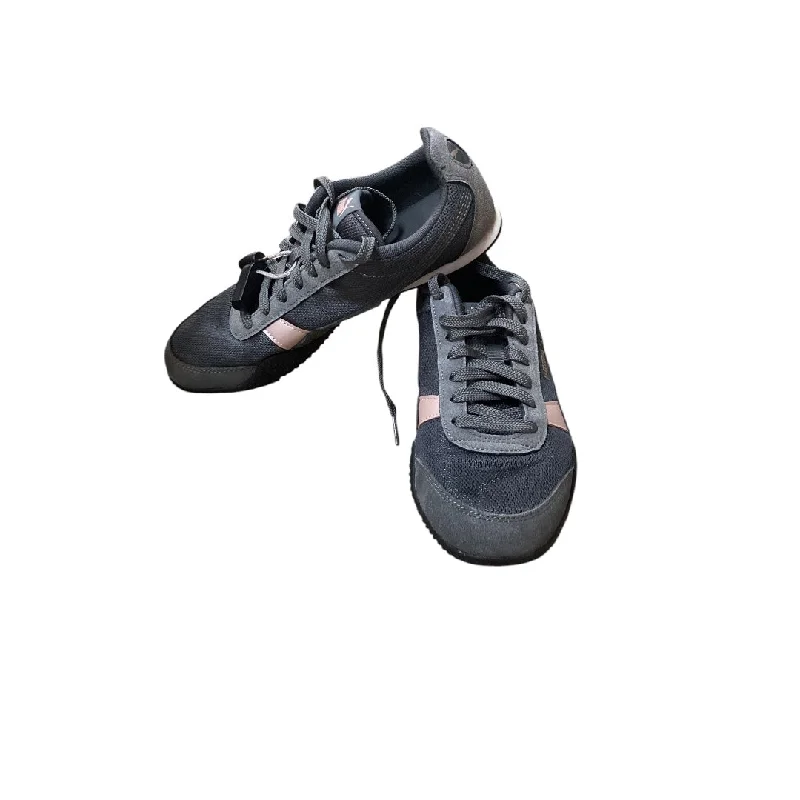 Athletic shoes for dynamic workouts-Shoes Sneakers By Puma In Grey, Size: 9.5