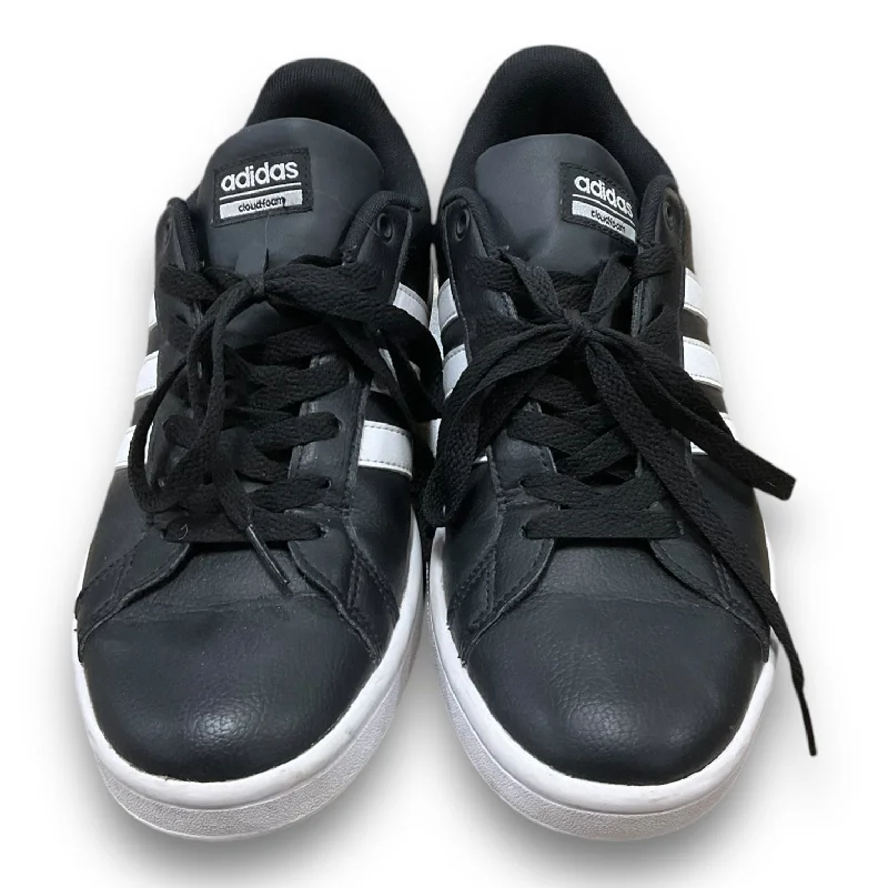 Athletic shoes with flexible heels-Shoes Sneakers By Adidas In Black & White, Size: 8.5