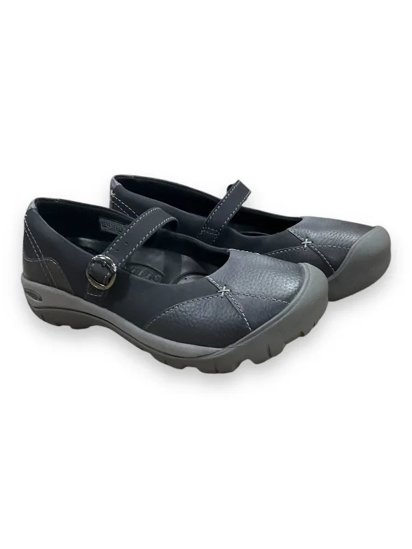 cozy flats for couples-Shoes Flats By Keen In Black & Grey, Size: 7